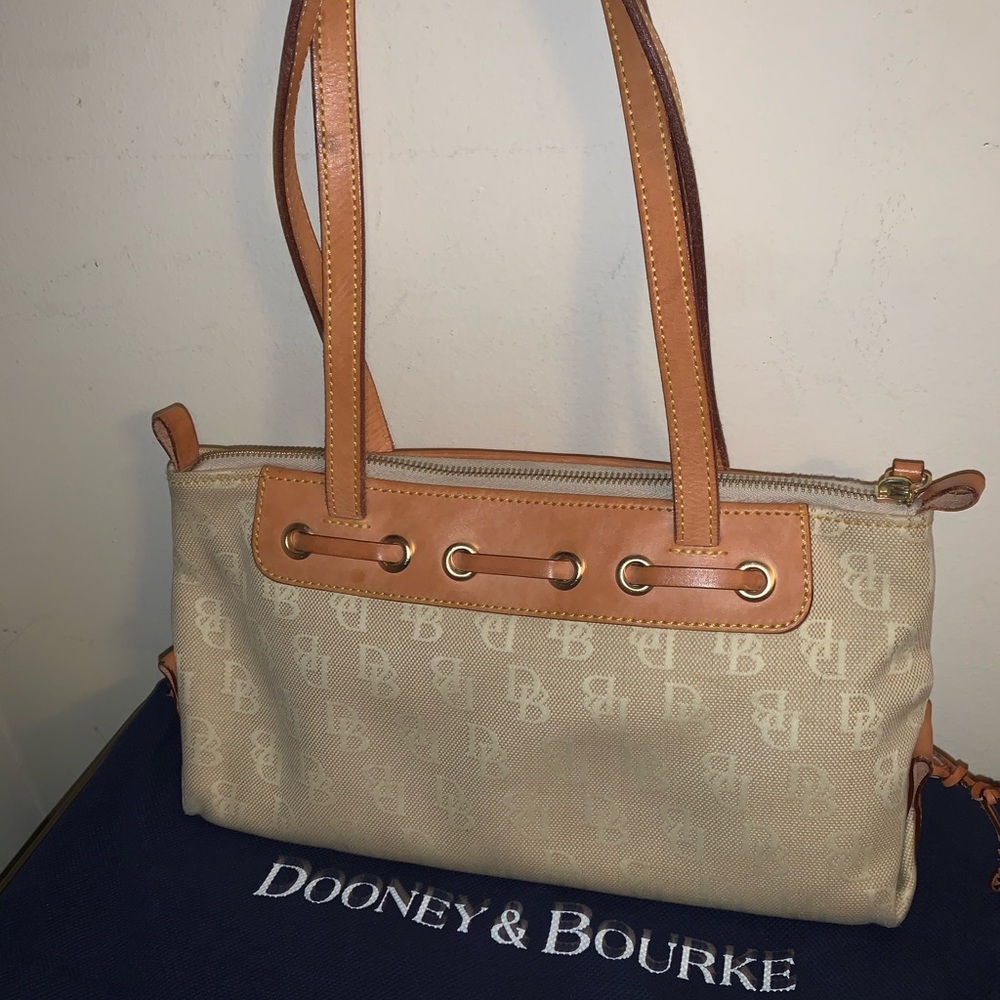 Vintage Dooney & Bourke signature handbag